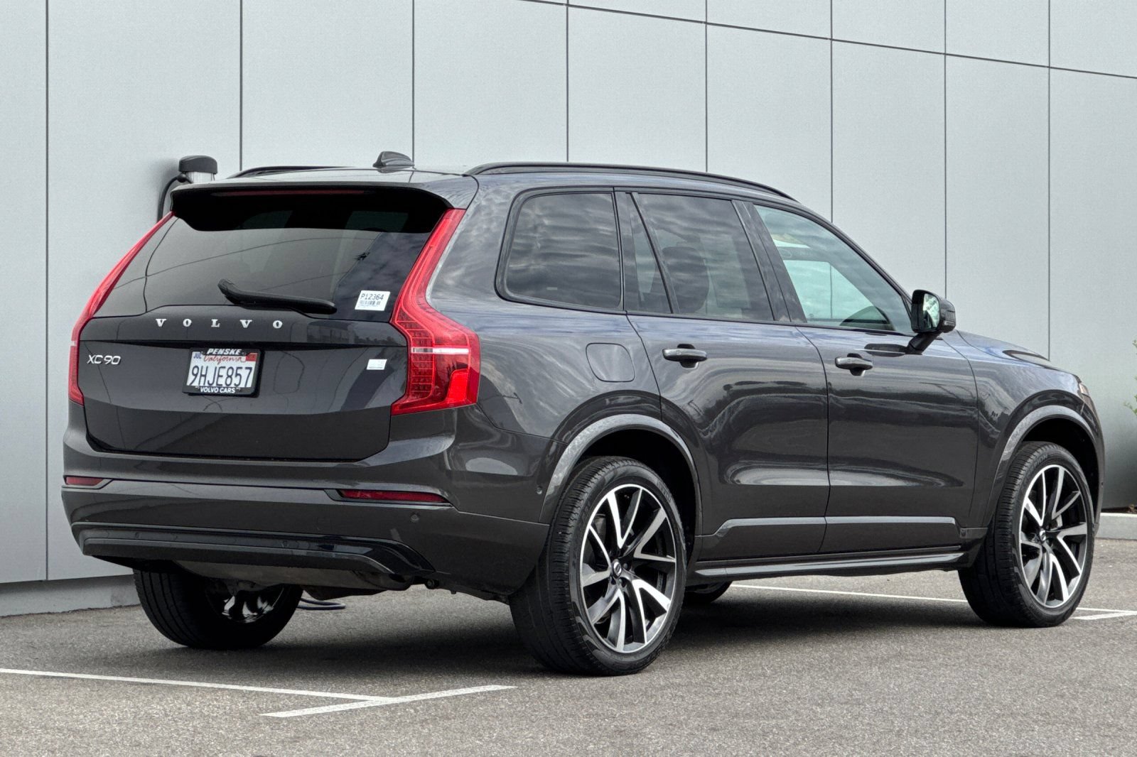 Used 2023 Volvo XC90 T8 Plus AWD/4WD image 5