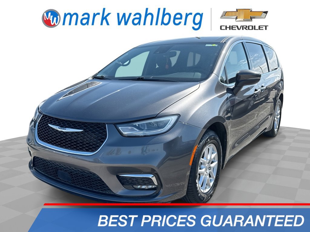 Used 2023 Chrysler Pacifica Touring FWD image 1