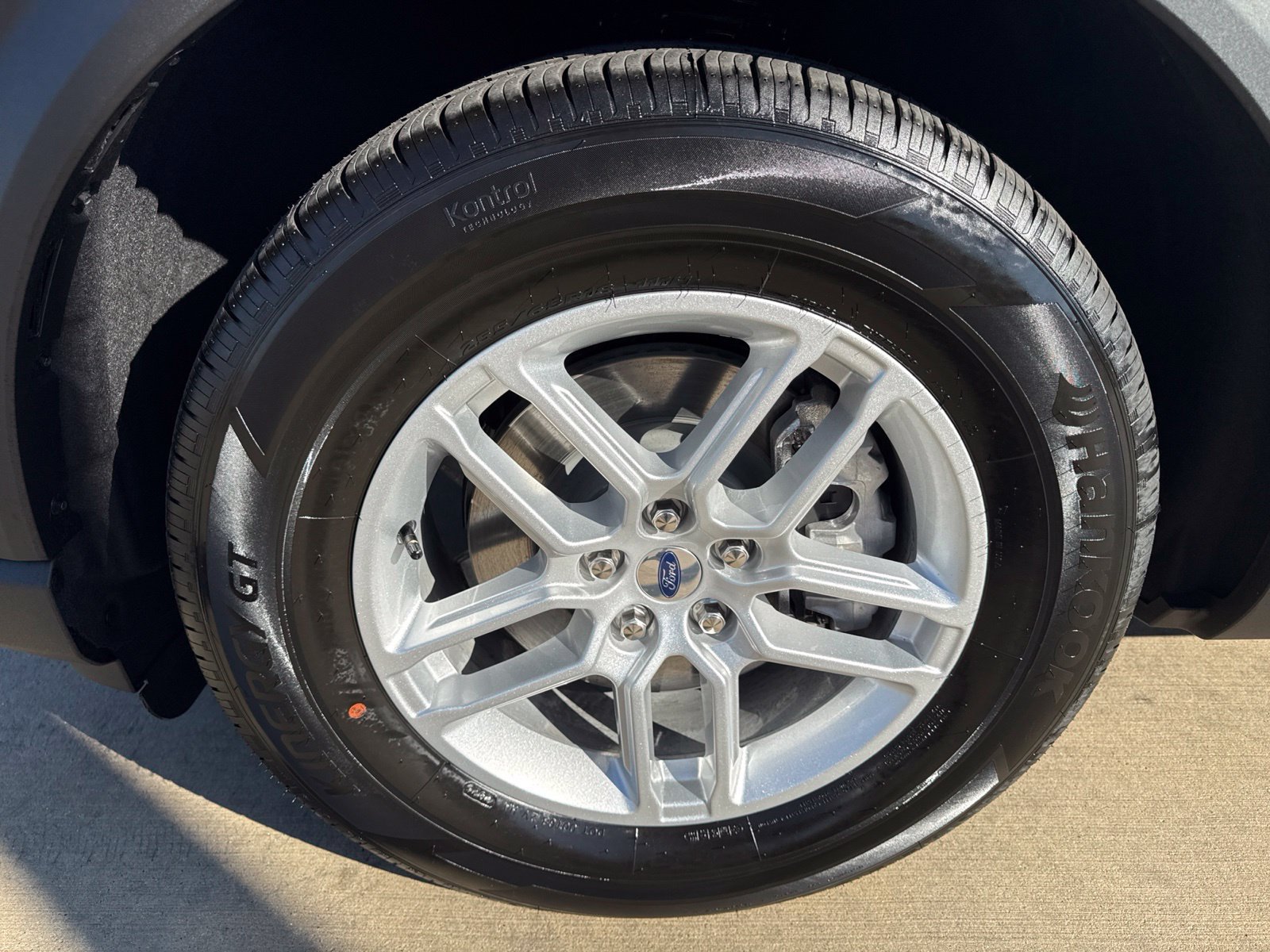 New 2026 Ford Explorer Active w/ Active Comfort Package RWD image 10
