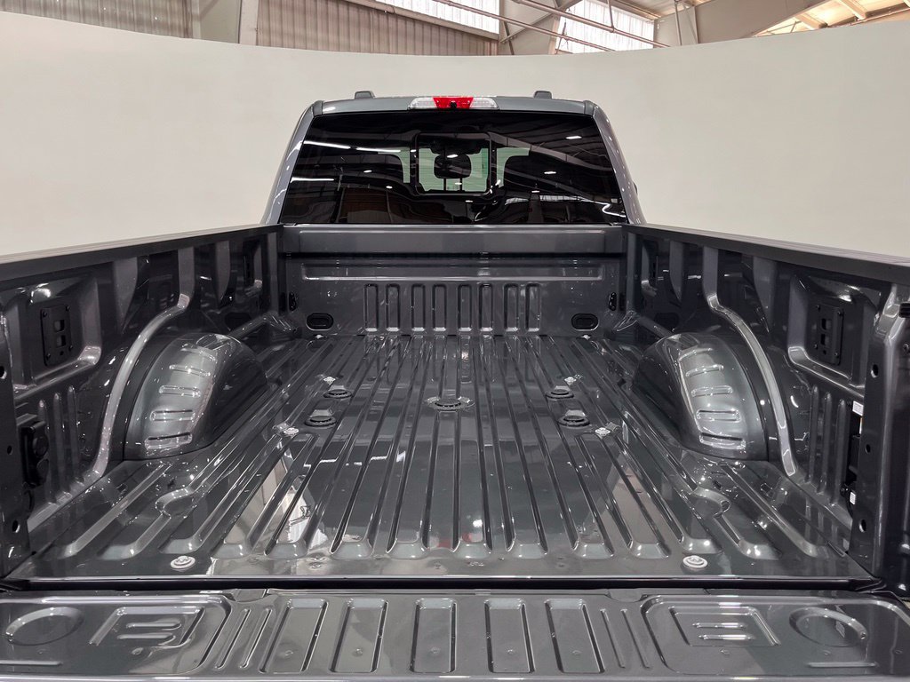 New 2026 Ford F250 XLT w/ XLT Premium Package AWD/4WD image 13