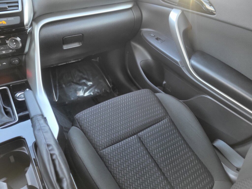 Used 2019 Mitsubishi Eclipse Cross ES image 13