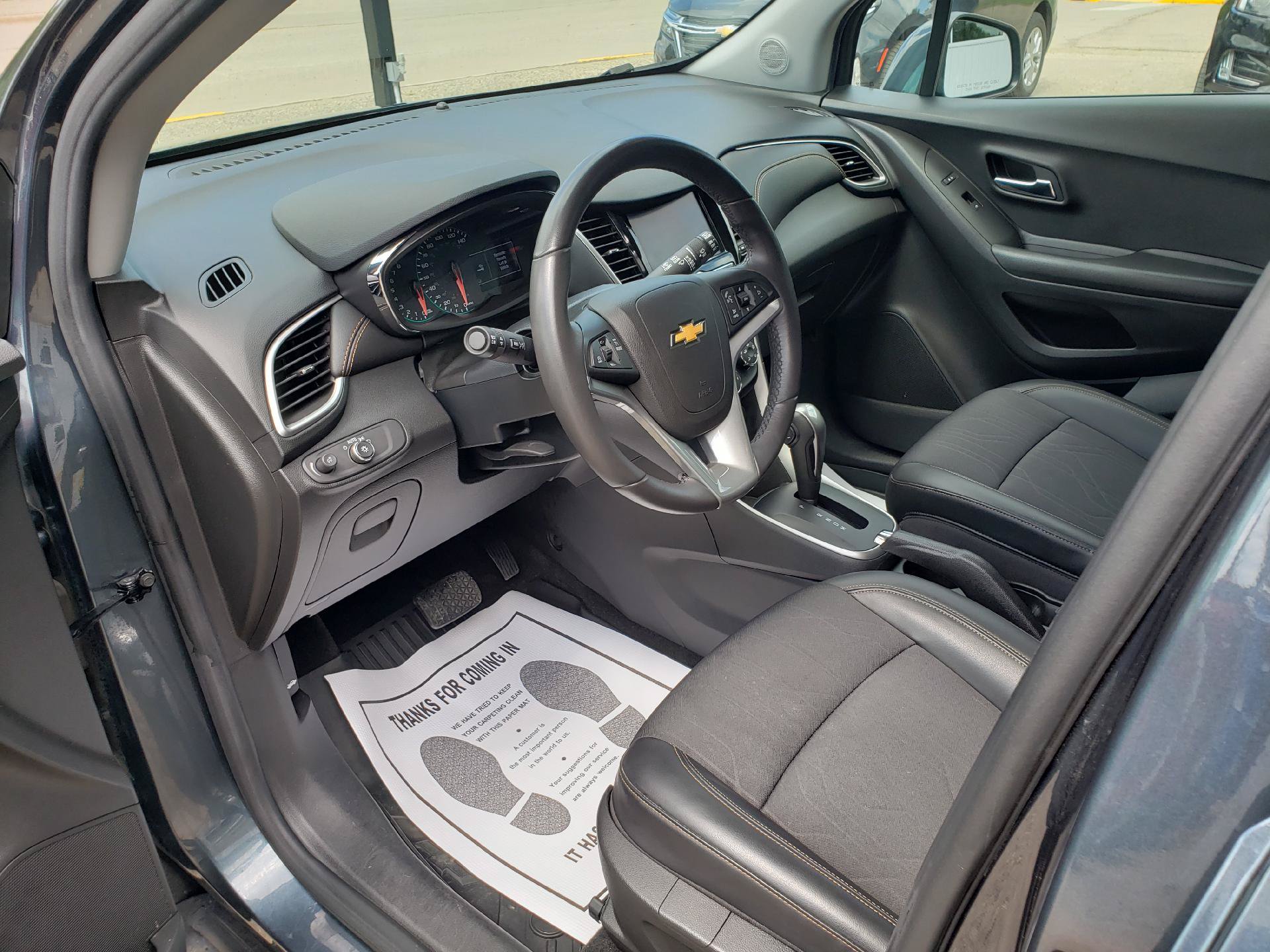 Used 2021 Chevrolet Trax LT w/ LT Convenience Package AWD/4WD image 10