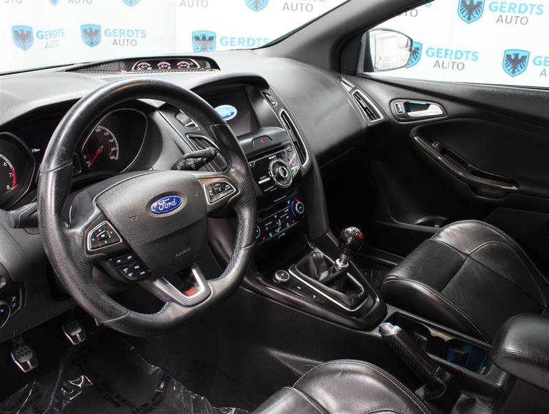 Used 2016 Ford Focus ST w/ Equipment Group 402A FWD image 7