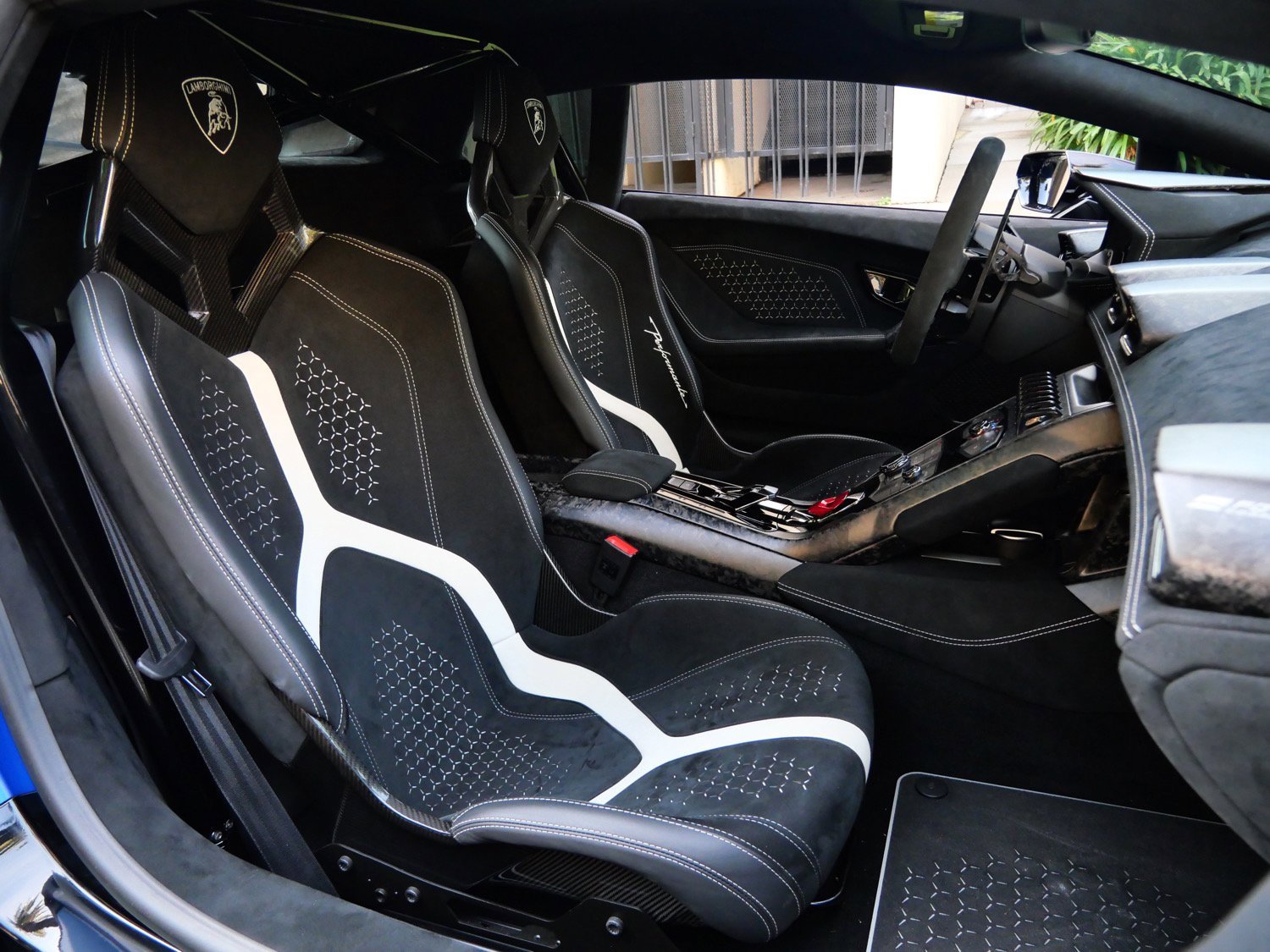 Used 2018 Lamborghini Huracan Performante image 8