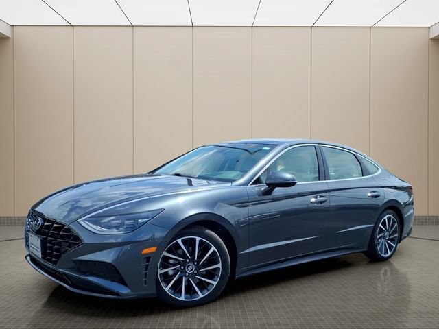 Used 2022 Hyundai Sonata Limited w/ Winter Weather Package FWD image 2