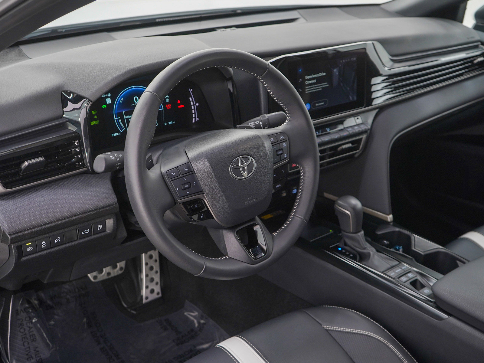 Used 2025 Toyota Camry SE image 23