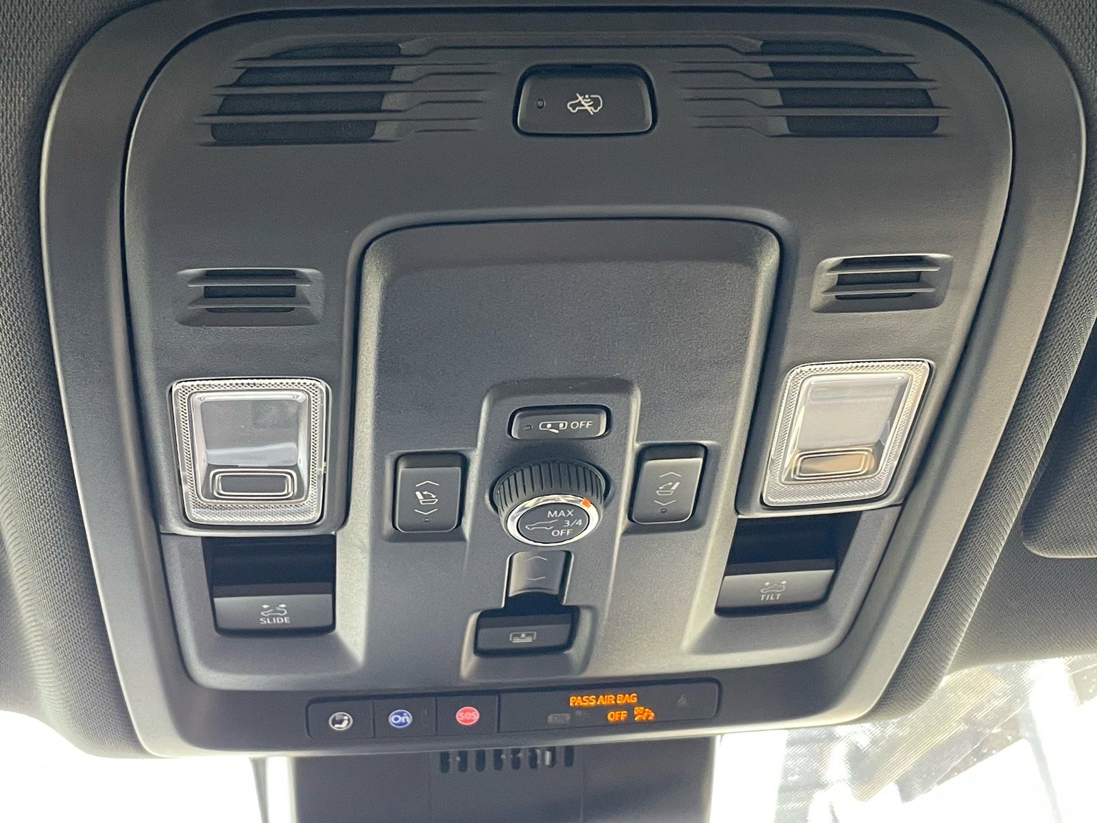 Used 2025 Chevrolet Suburban High Country image 13