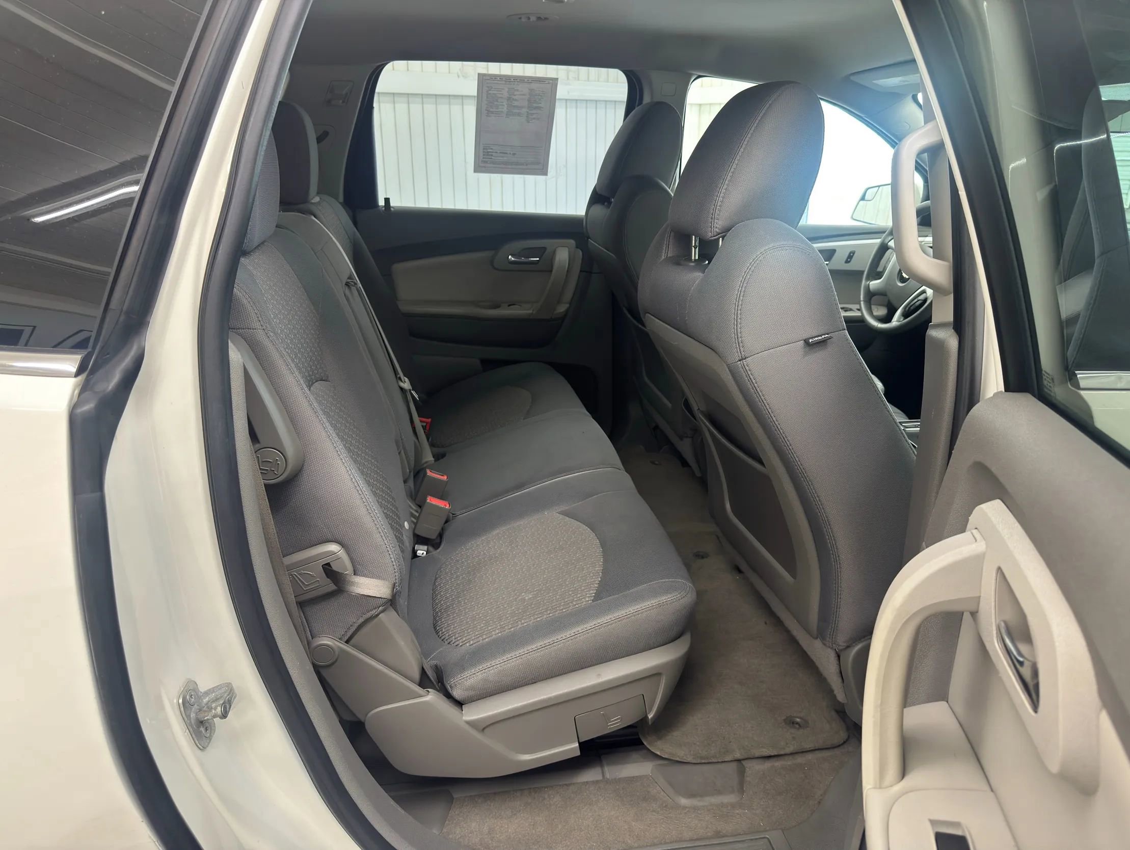 Used 2011 Chevrolet Traverse LT image 18