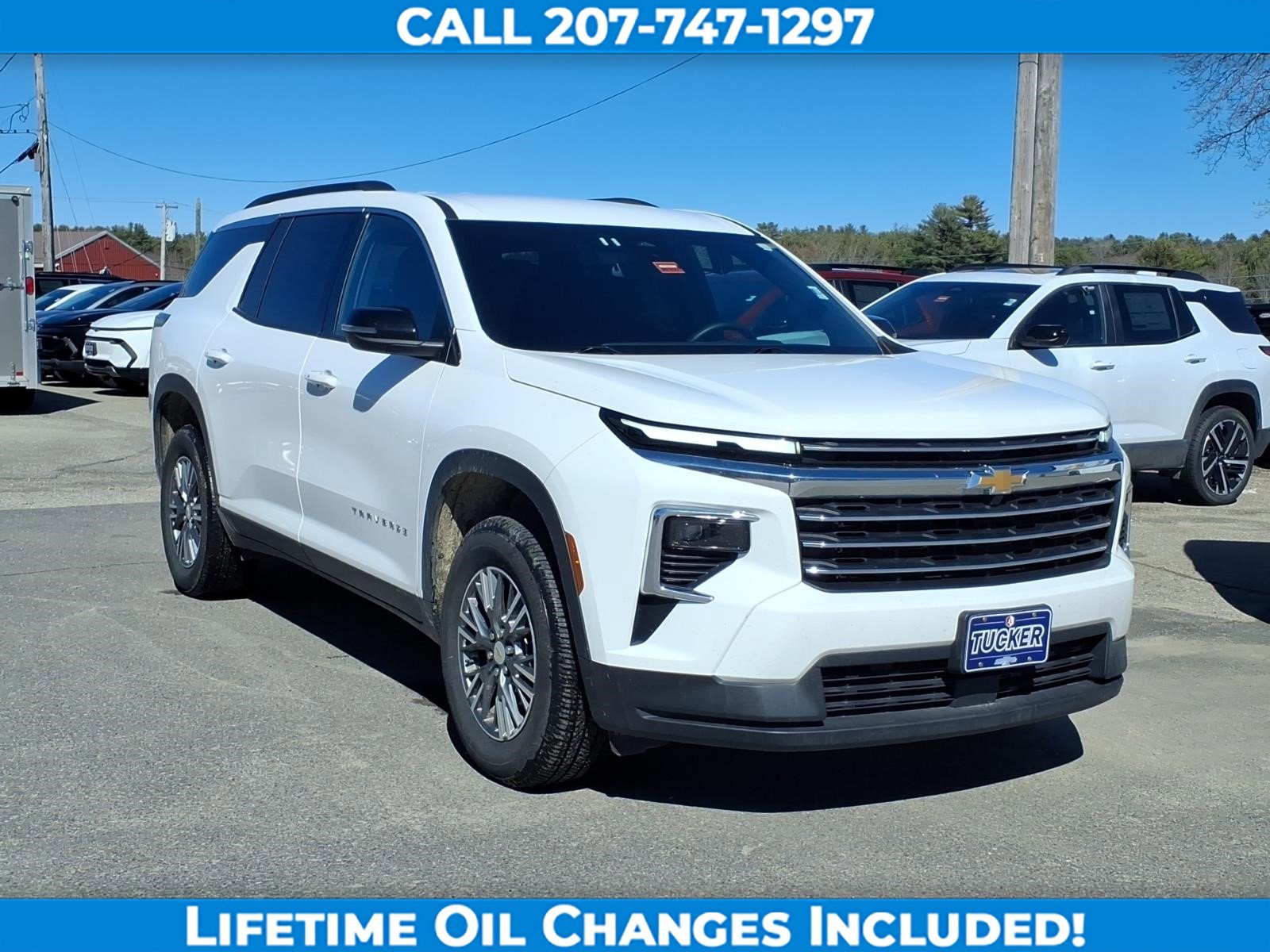 Used 2025 Chevrolet Traverse LT image 3