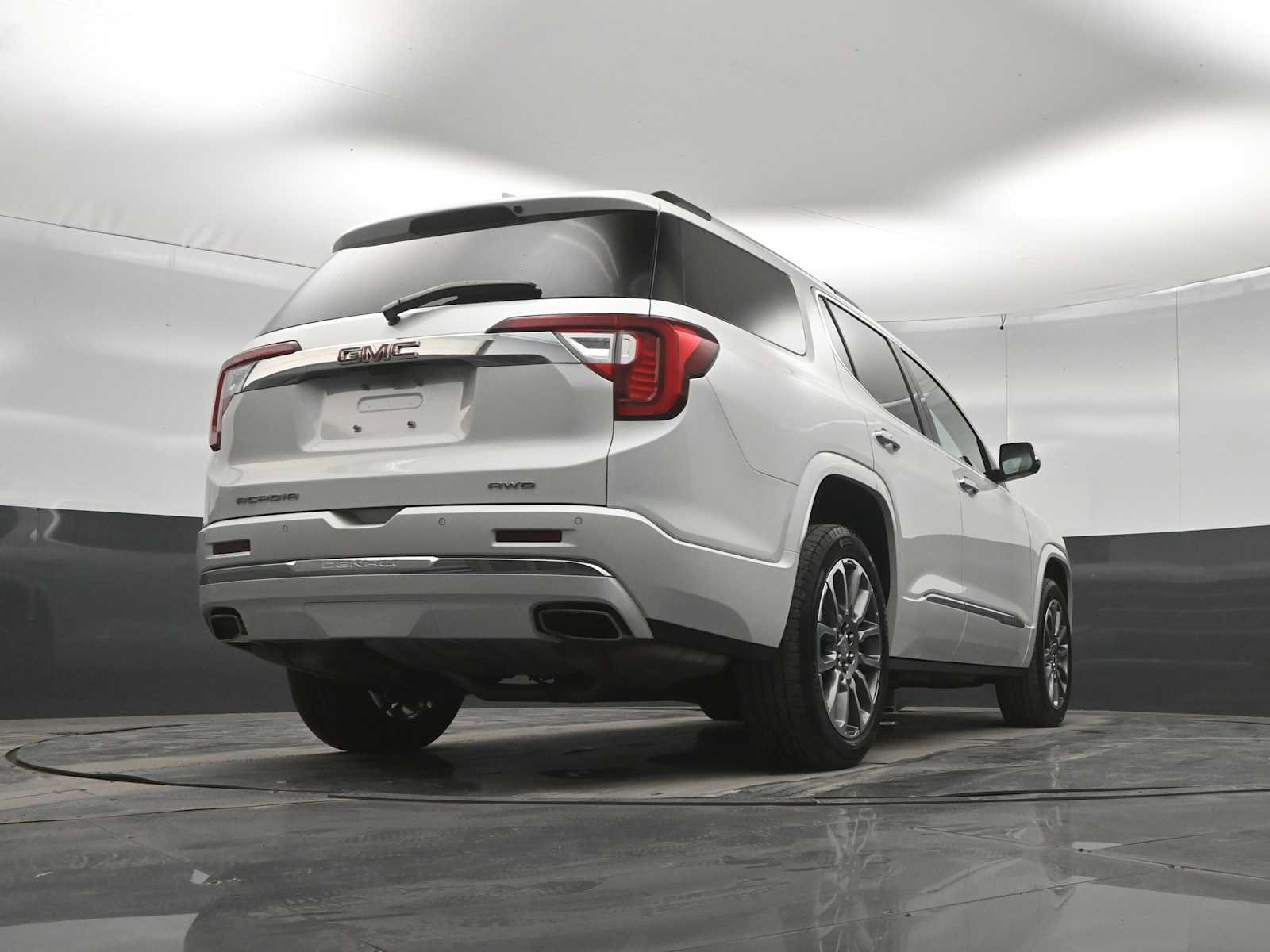 Used 2022 GMC Acadia Denali w/ Denali Ultimate Package AWD/4WD image 35