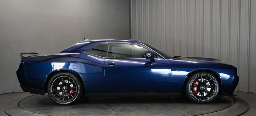 Used 2015 Dodge Challenger SRT Hellcat RWD image 4