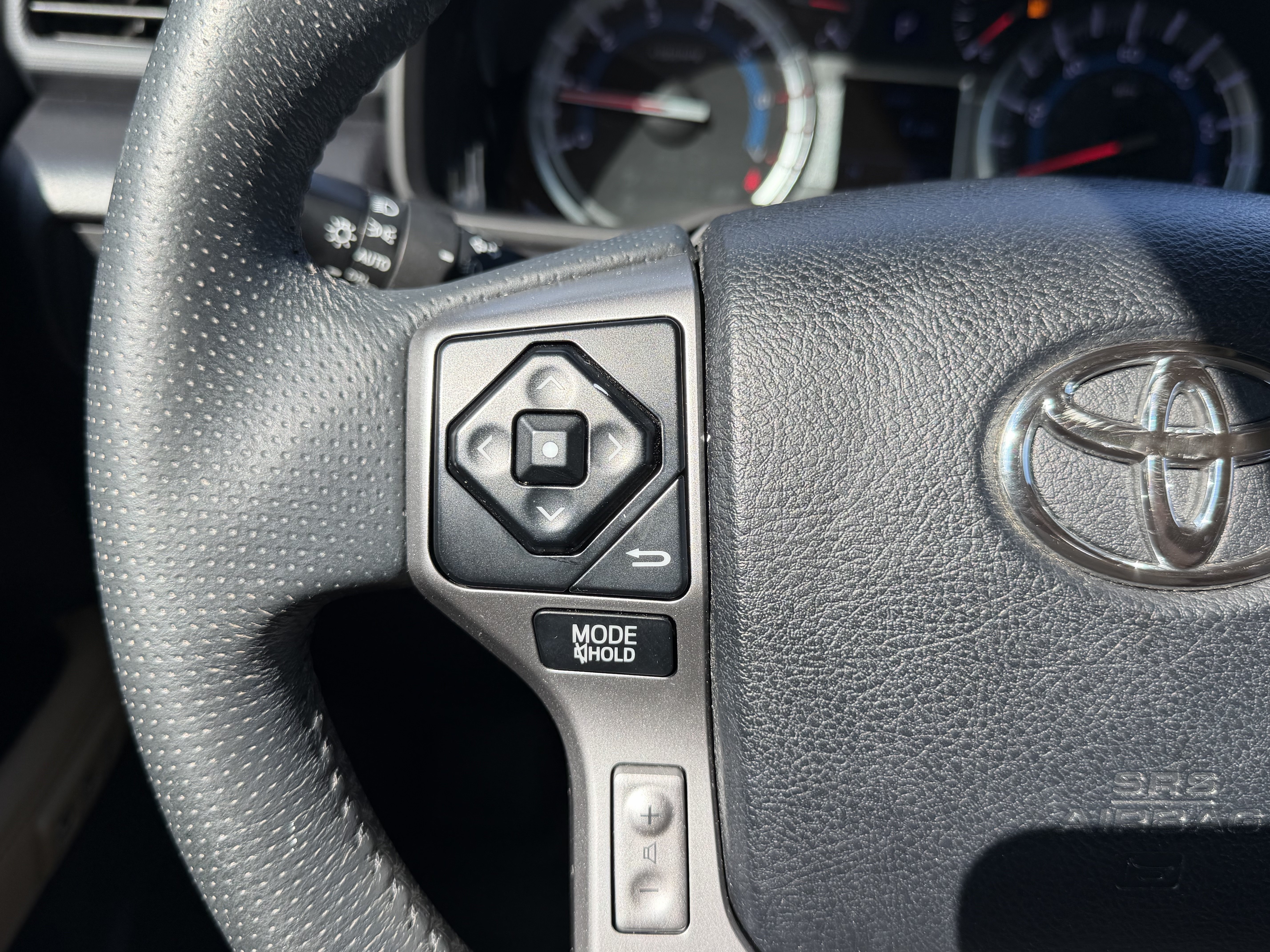 Used 2016 Toyota 4Runner Limited AWD/4WD image 19