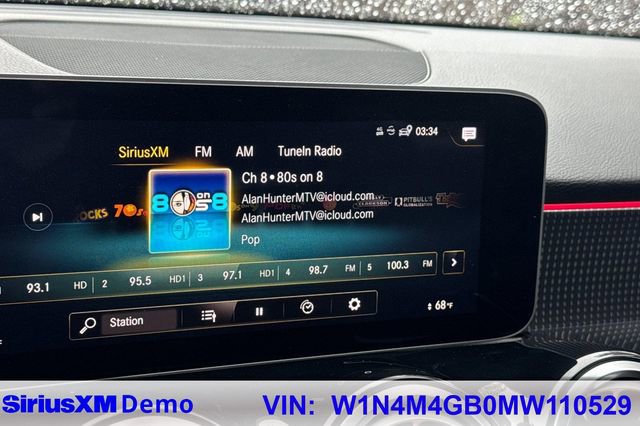 Used 2021 Mercedes-Benz GLB 250 w/ Premium Package image 35