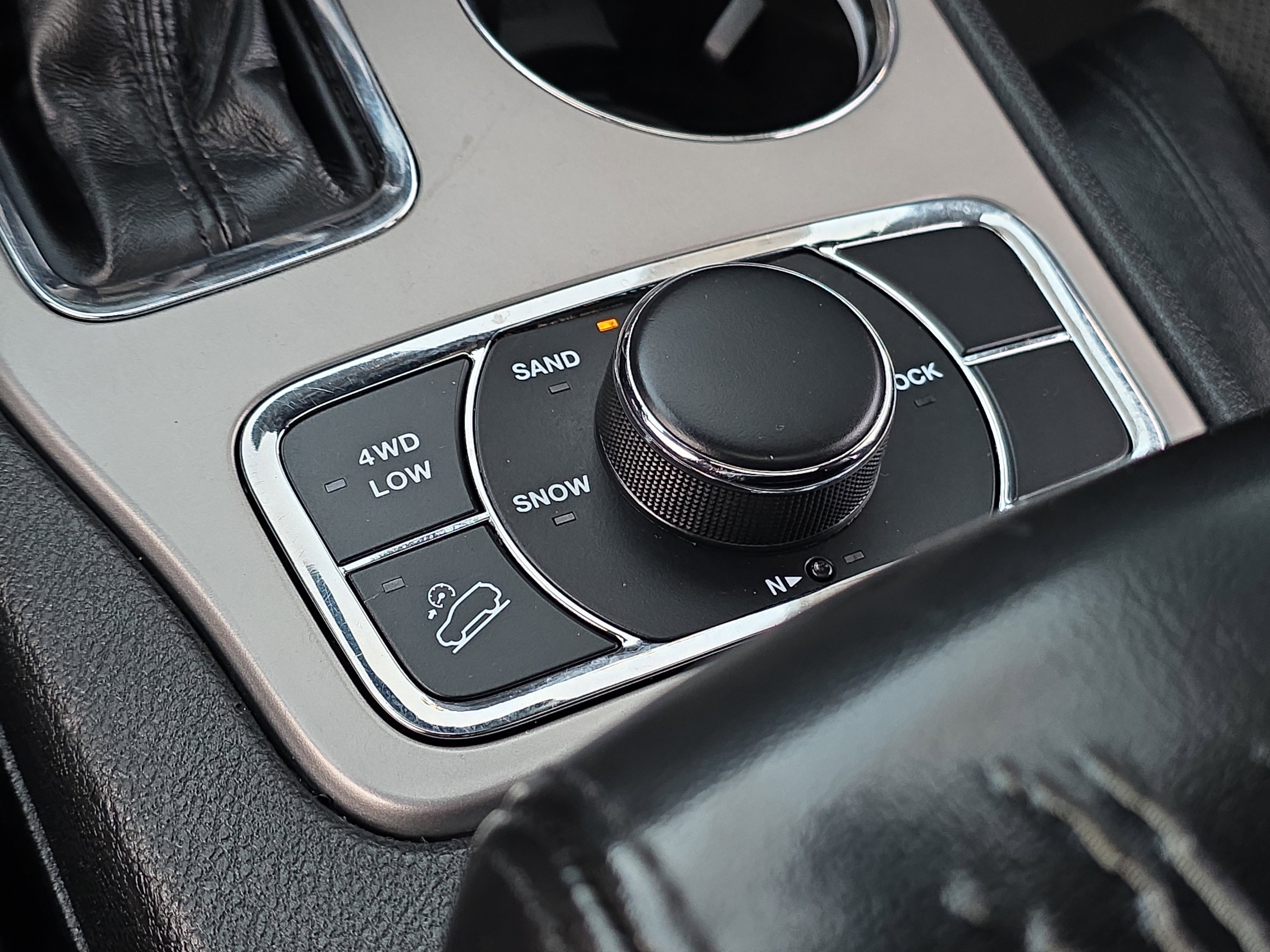 Used 2022 Jeep Grand Cherokee Laredo X image 25