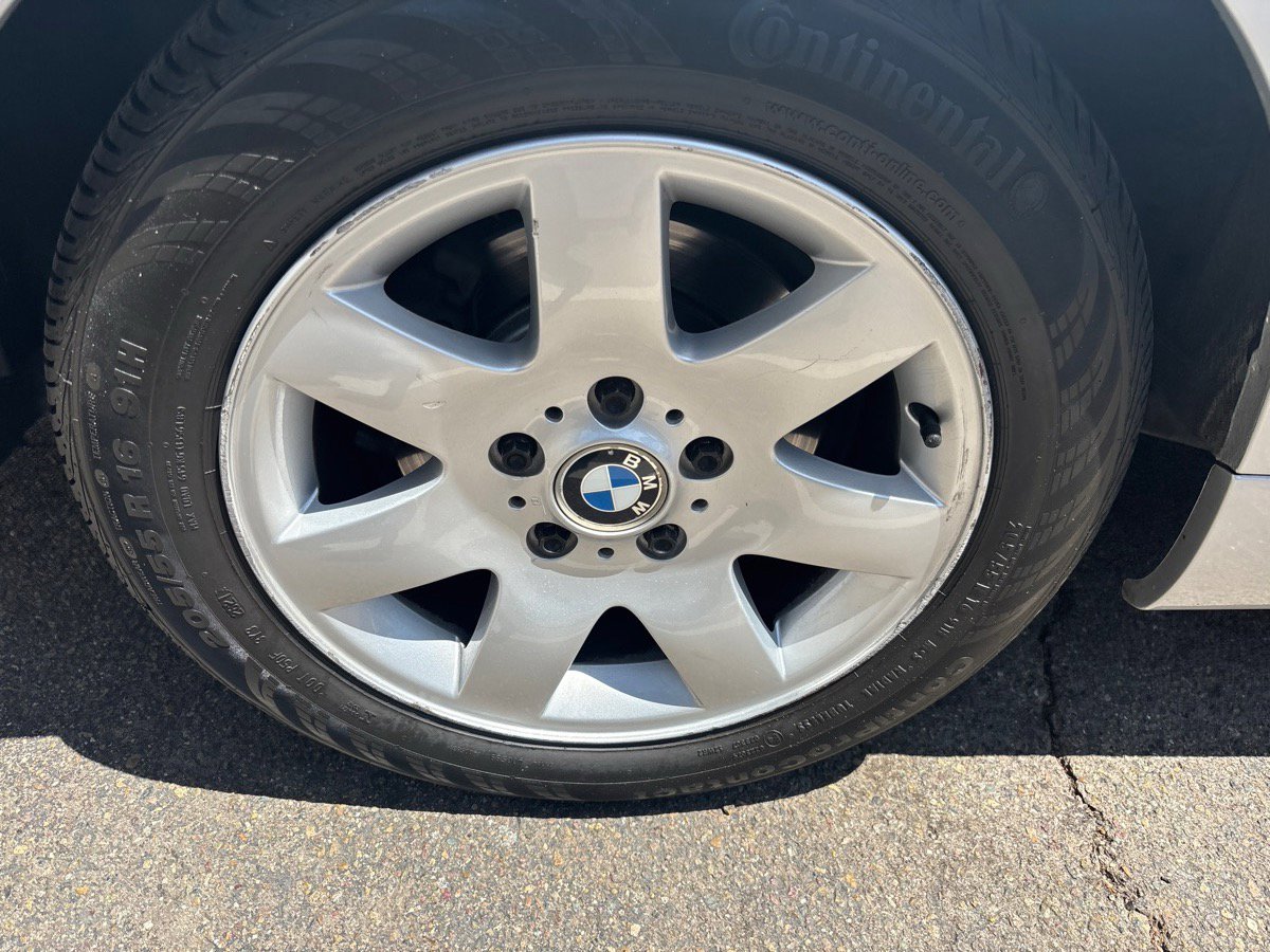 Used 2002 BMW 325xi Sedan AWD/4WD image 26