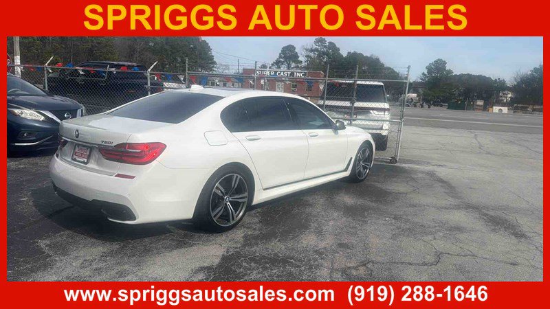 Used 2019 BMW 750i w/ Executive Package RWD image 3