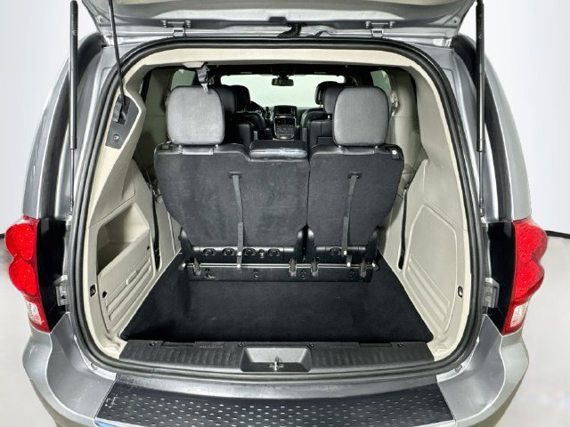 Used 2020 Dodge Grand Caravan SXT FWD image 24