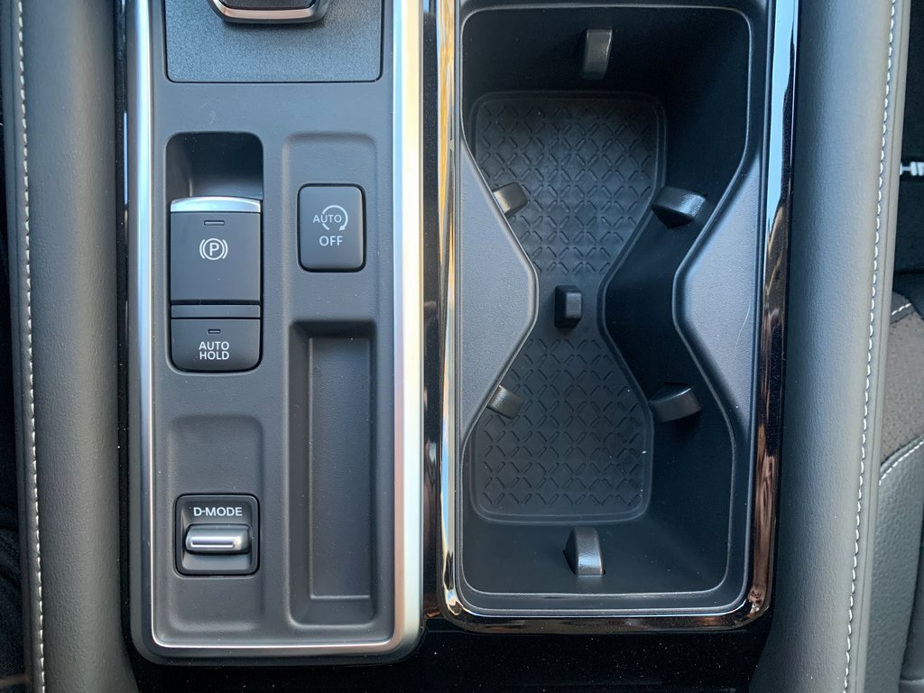 New 2025 Nissan Pathfinder SL image 16