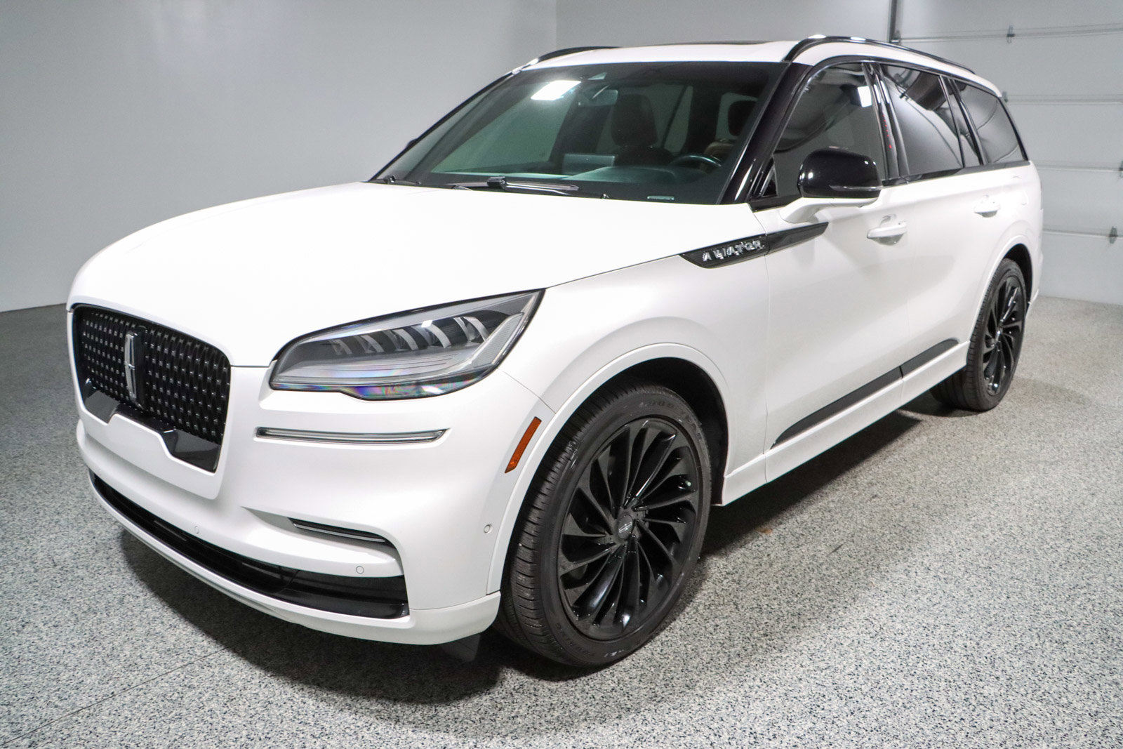 Used 2023 Lincoln Aviator Reserve w/ Jet Package image 36