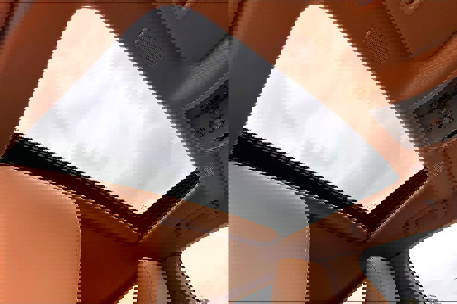 Certified 2025 Lexus ES 300h w/ Premium Package image 14