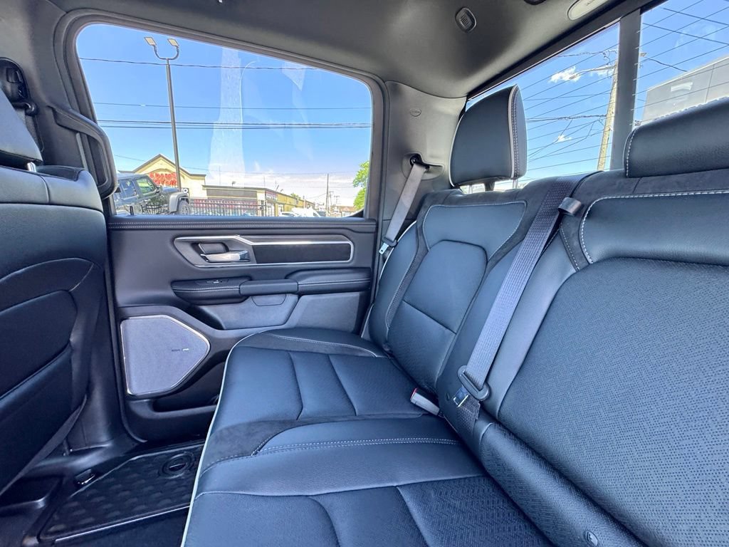 New 2026 RAM 1500 Laramie AWD/4WD image 18