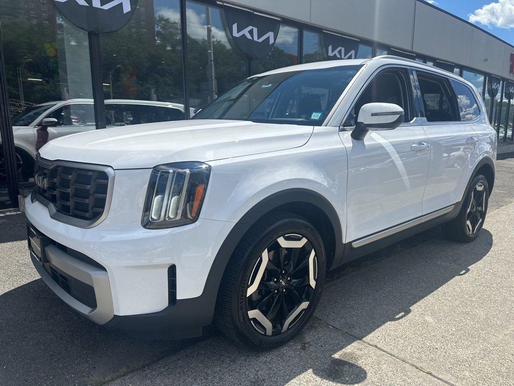 Used 2023 Kia Telluride S image 1