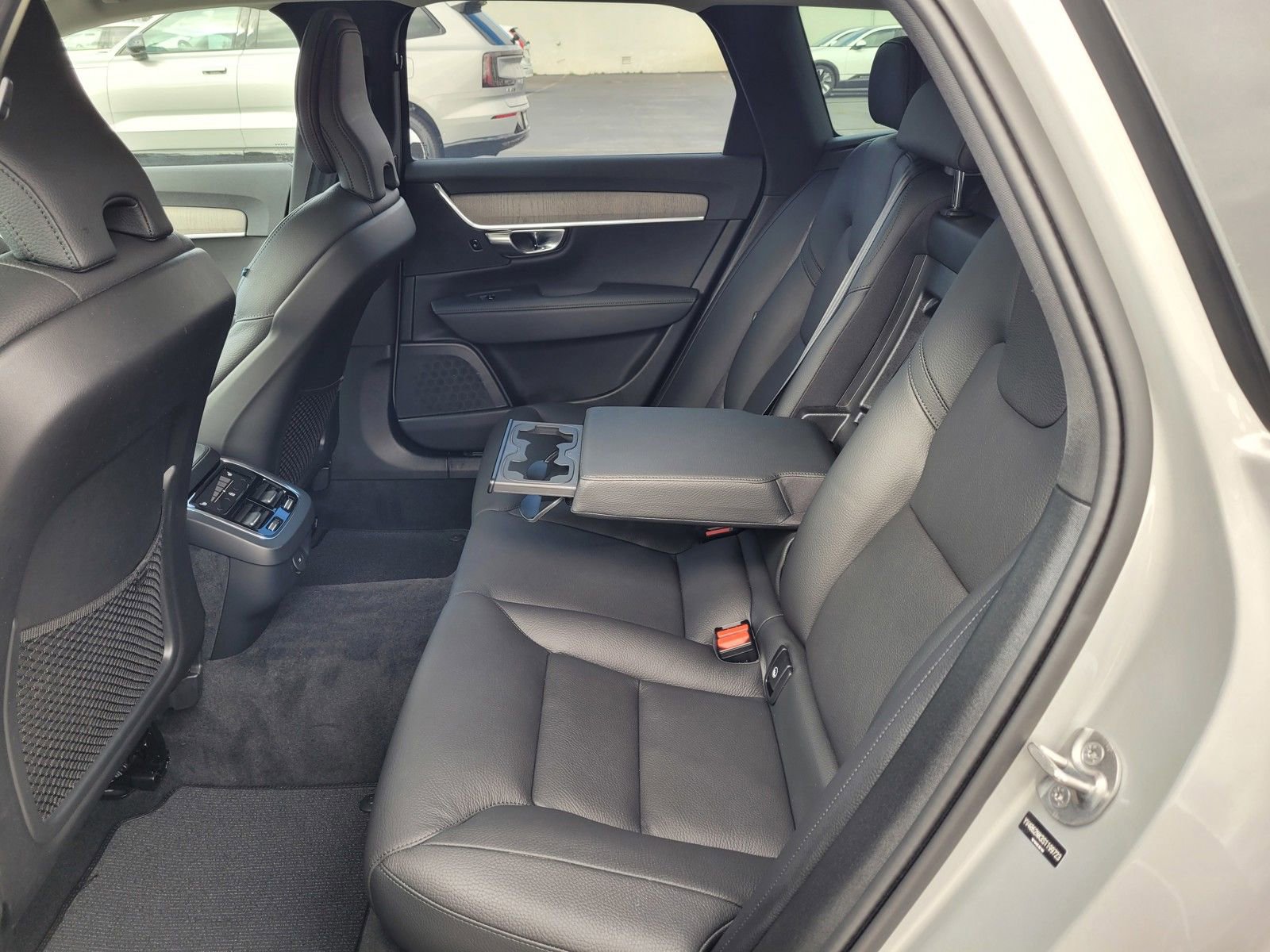 Certified 2025 Volvo V90 B6 Cross Country Plus image 11