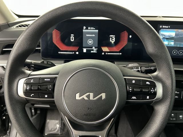 Used 2025 Kia K5 LXS image 11
