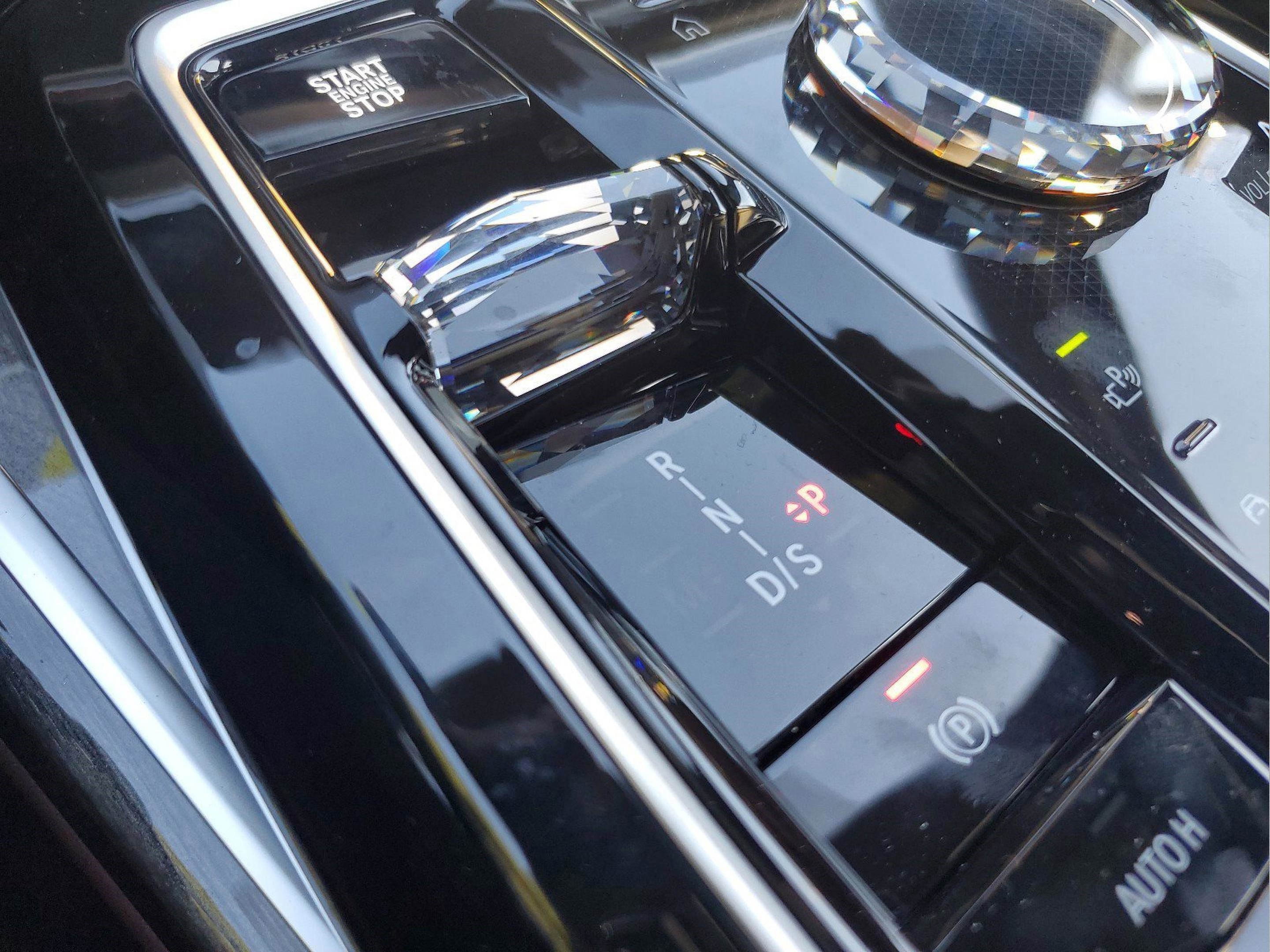 Used 2025 BMW 750e xDrive 750e xDrive image 31