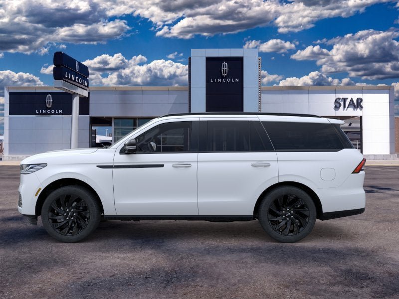 New 2026 Lincoln Navigator Reserve w/ Jet Appearance Package AWD/4WD image 3