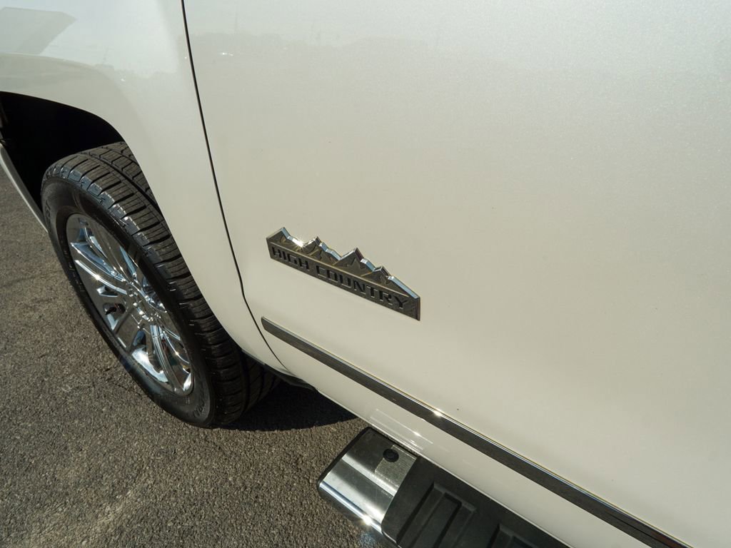 Used 2018 Chevrolet Silverado 1500 High Country image 8