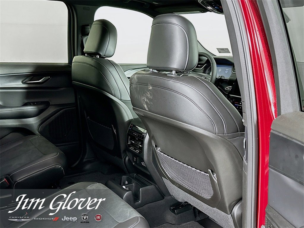 New 2025 Jeep Grand Cherokee L Altitude image 17