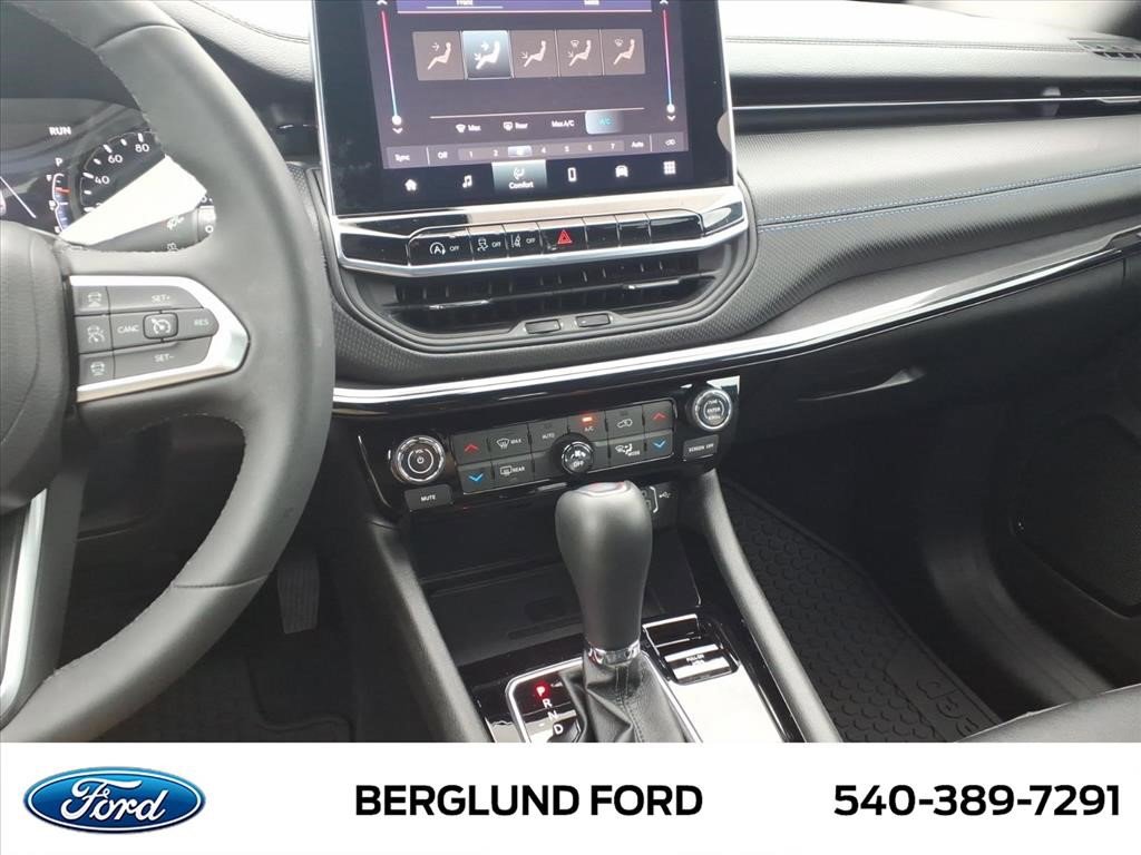 Used 2026 Jeep Compass Latitude w/ Quick Order Package 29K AWD/4WD image 29