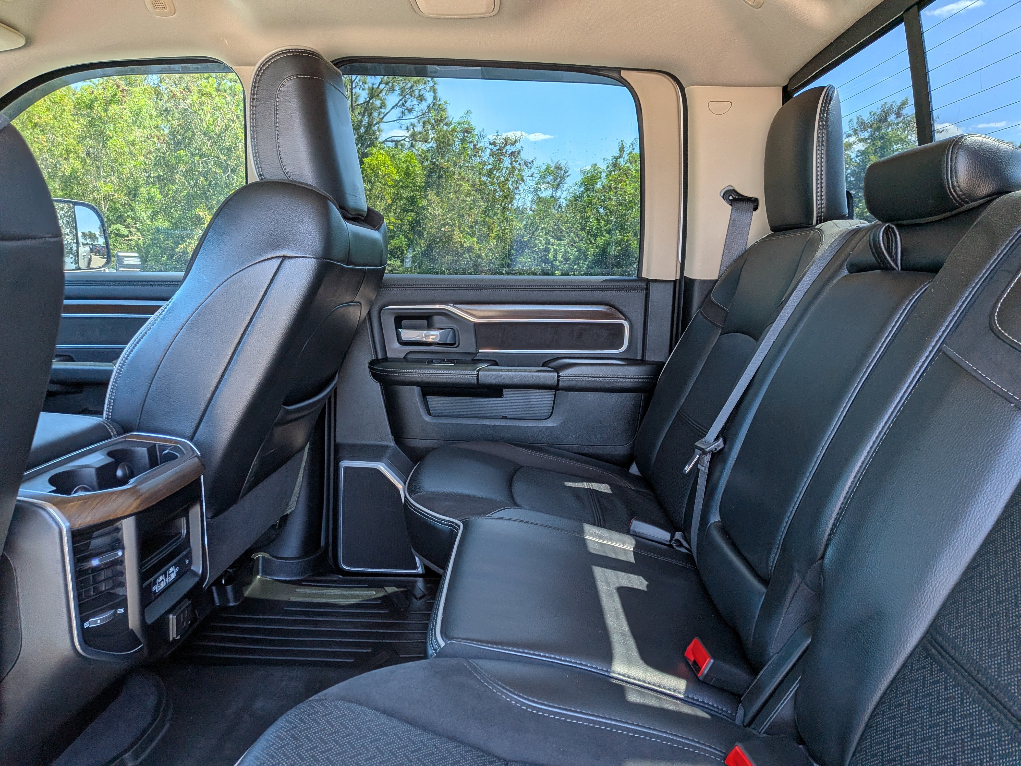 Used 2022 RAM 2500 Laramie AWD/4WD image 15