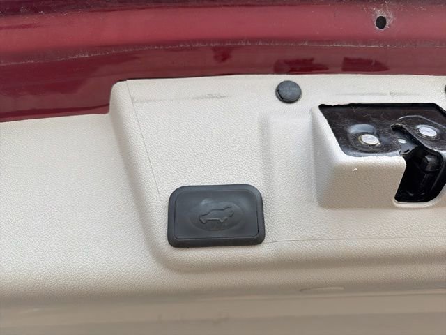 Used 2017 Buick Enclave Leather image 10