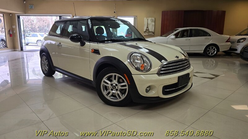 Used 2011 MINI Cooper Hardtop FWD image 1