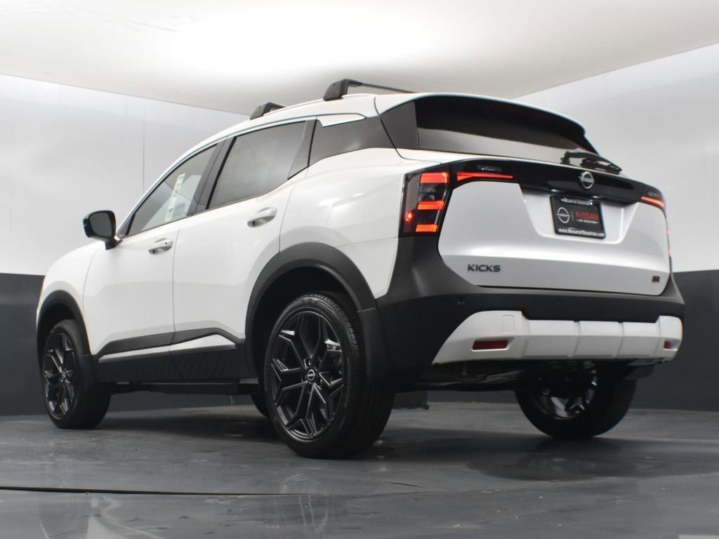 New 2026 Nissan Kicks SR w/ Illumination Package FWD image 41