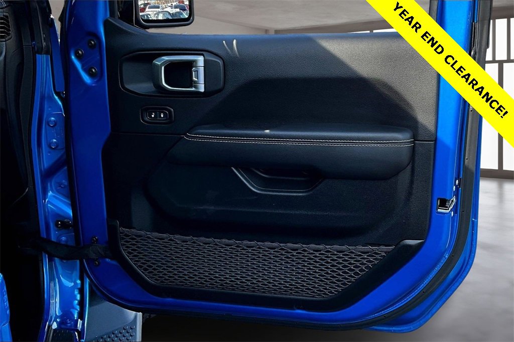 Used 2022 Jeep Wrangler Unlimited Sahara w/ Cold Weather Group image 24