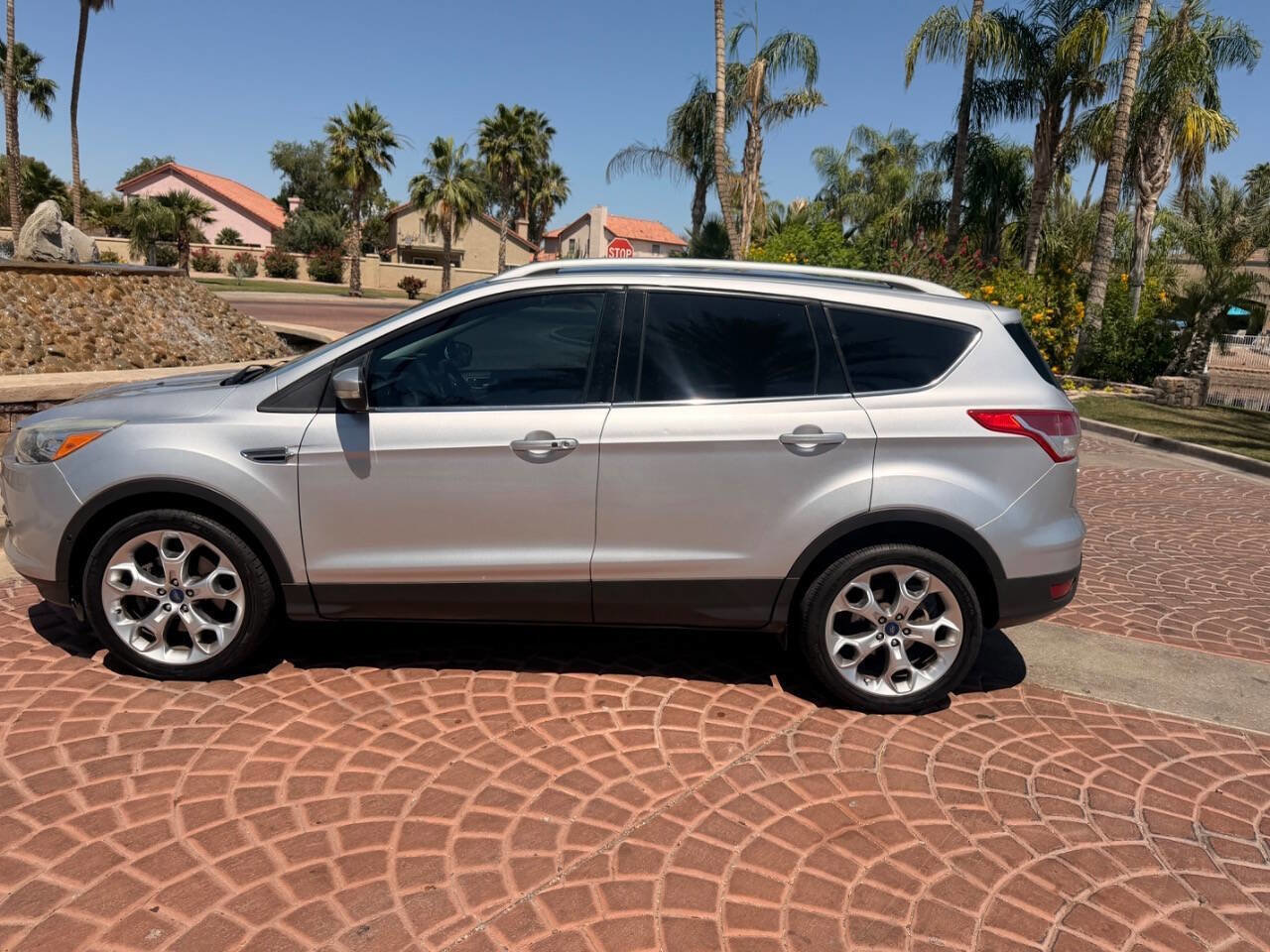 Used 2014 Ford Escape Titanium w/ Equipment Group 401A FWD image 16