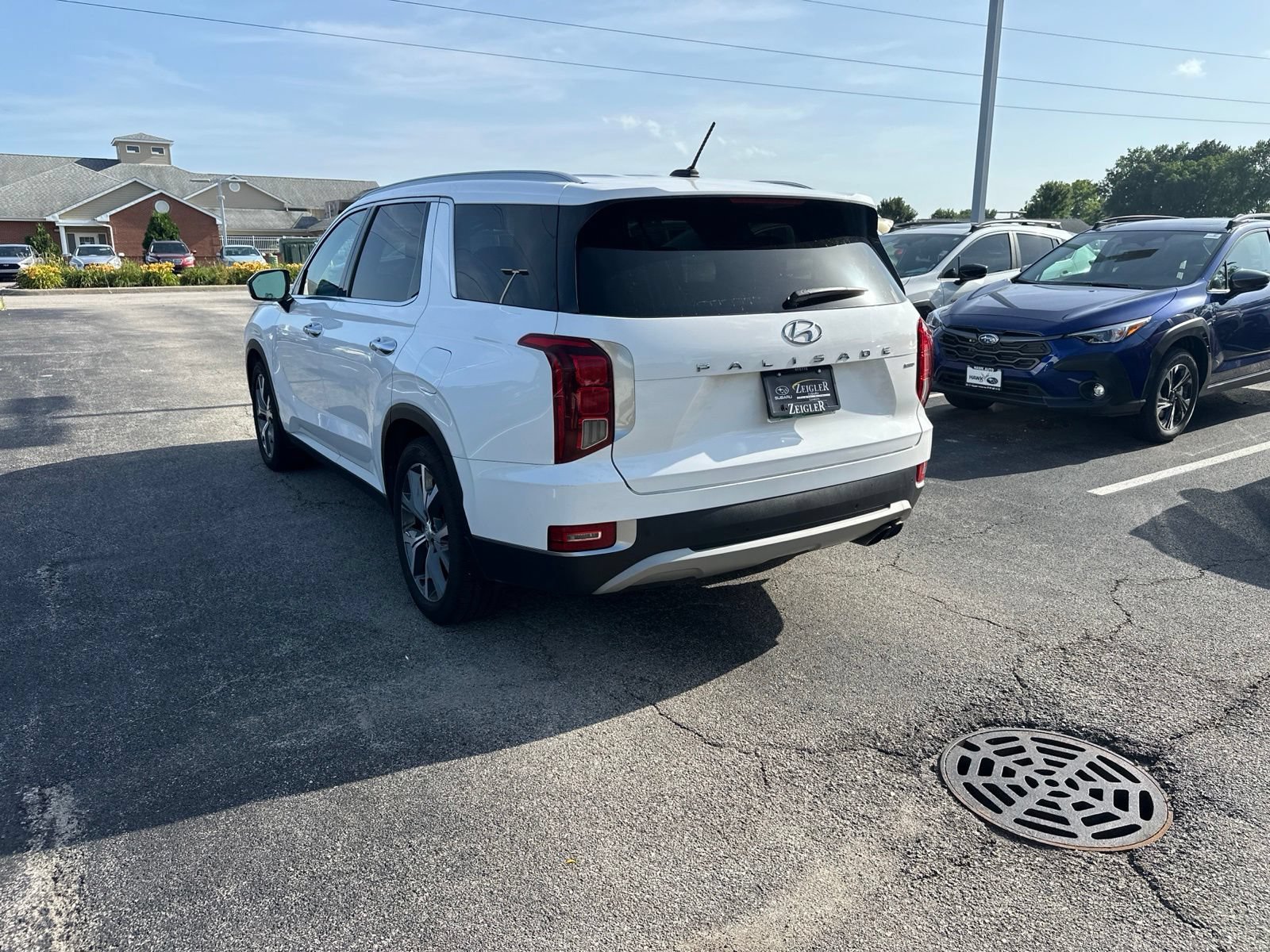 Used 2022 Hyundai Palisade SEL w/ Convenience Package AWD/4WD image 4