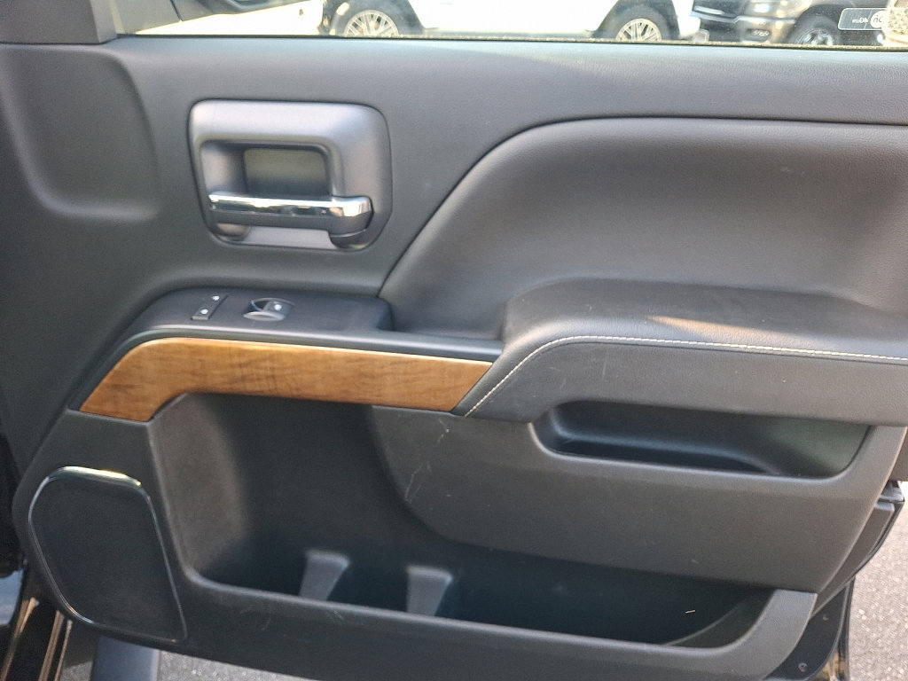Used 2018 Chevrolet Silverado 1500 LTZ image 10