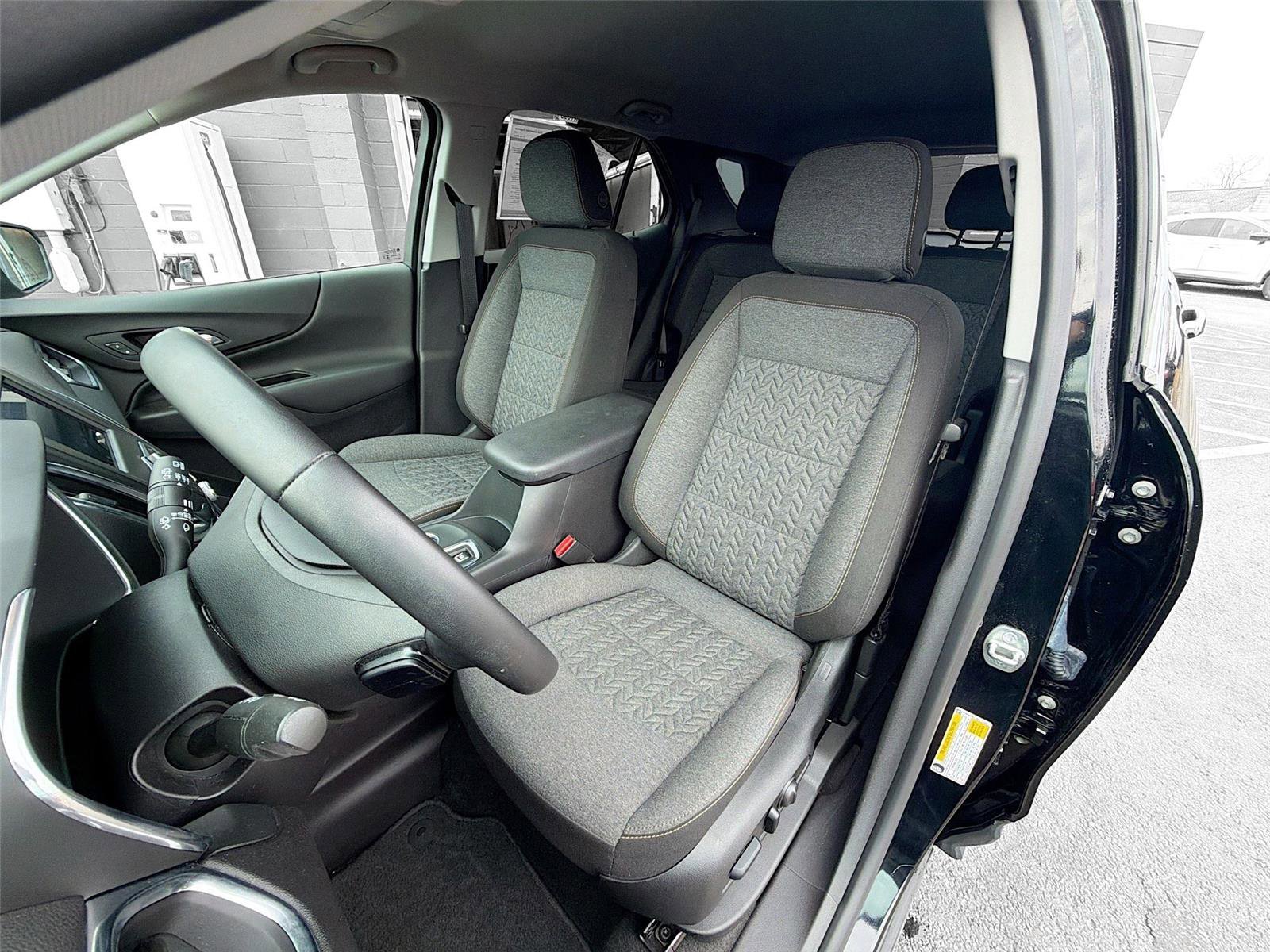 Used 2024 Chevrolet Equinox LT image 11