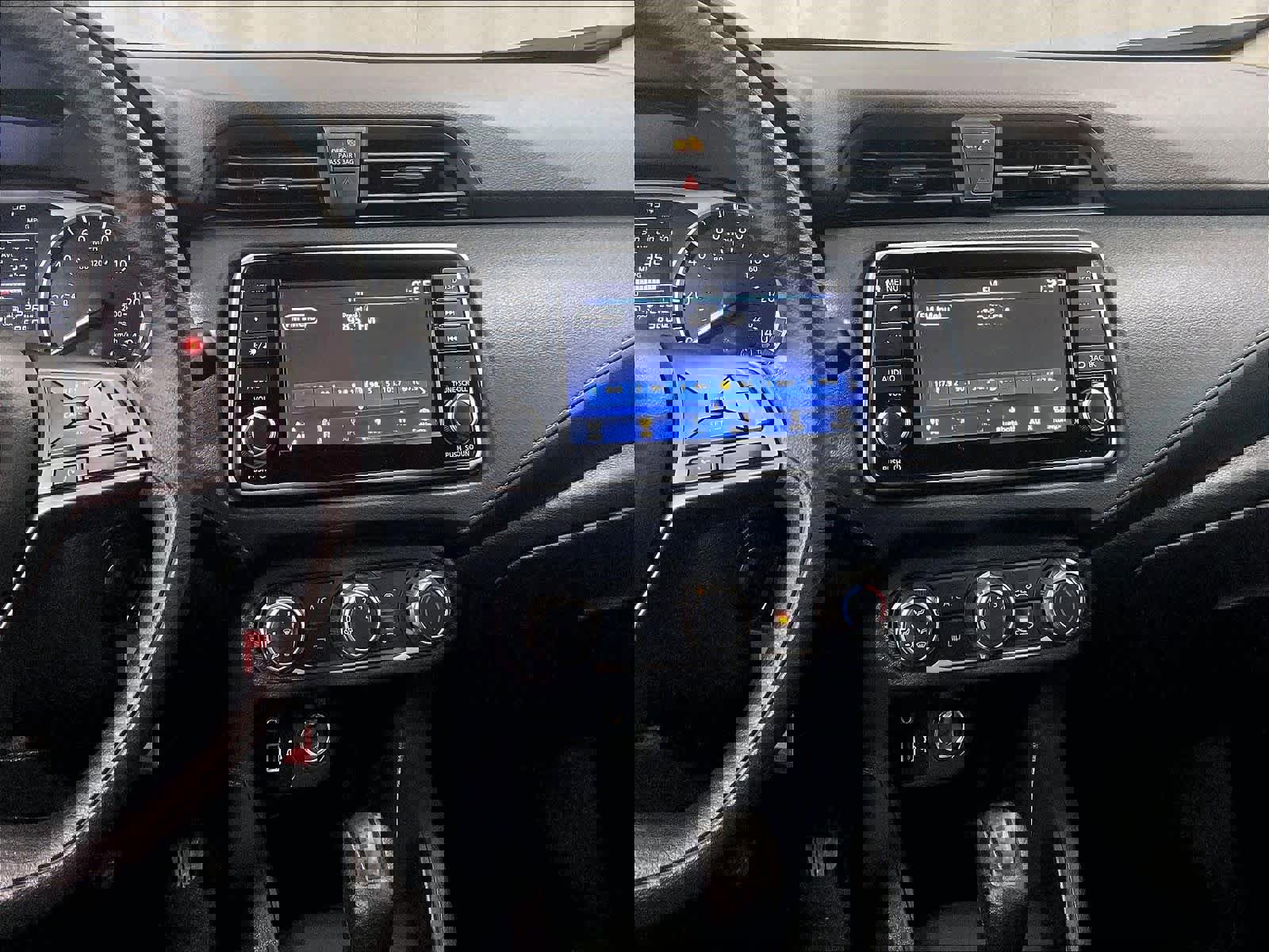 Used 2025 Nissan Versa S w/ Trunk Package image 18