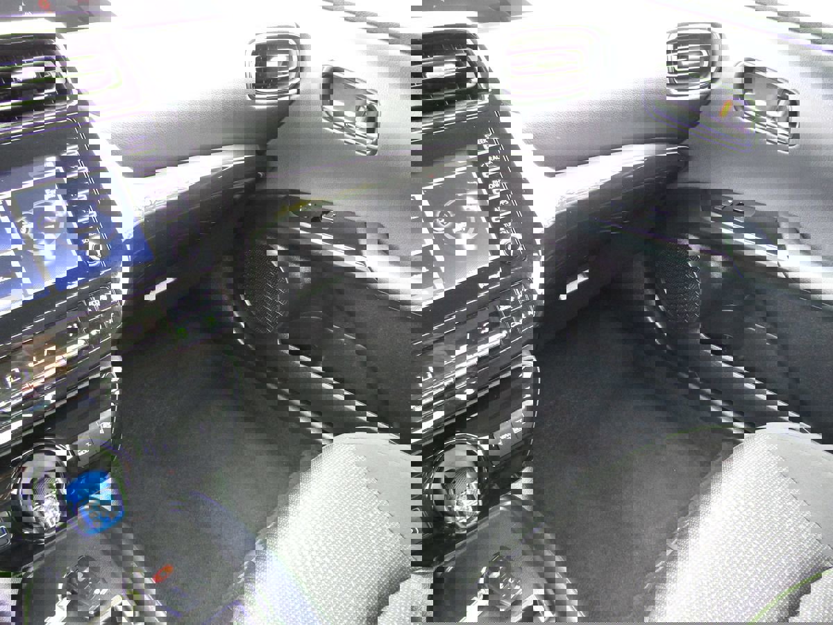 Used 2022 Toyota Prius LE image 22