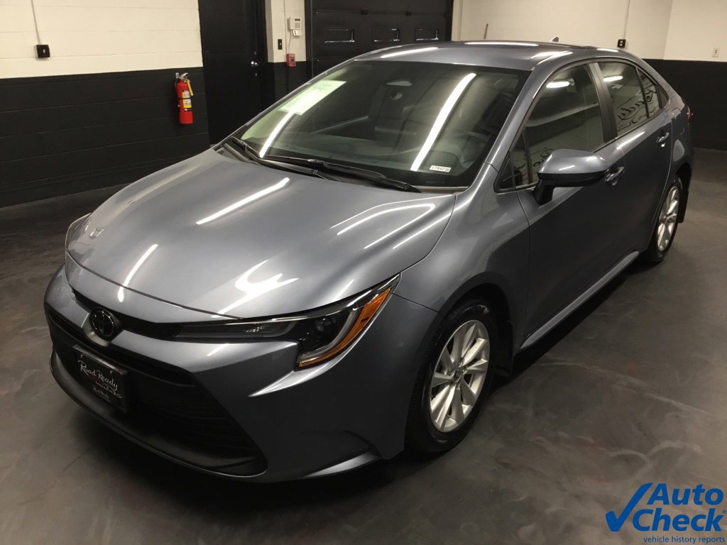 Used 2025 Toyota Corolla LE w/ LE Premium Package FWD image 6