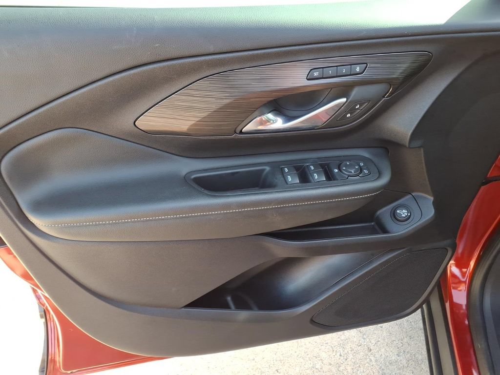 Used 2024 GMC Terrain SLT w/ Elevation Edition FWD image 16