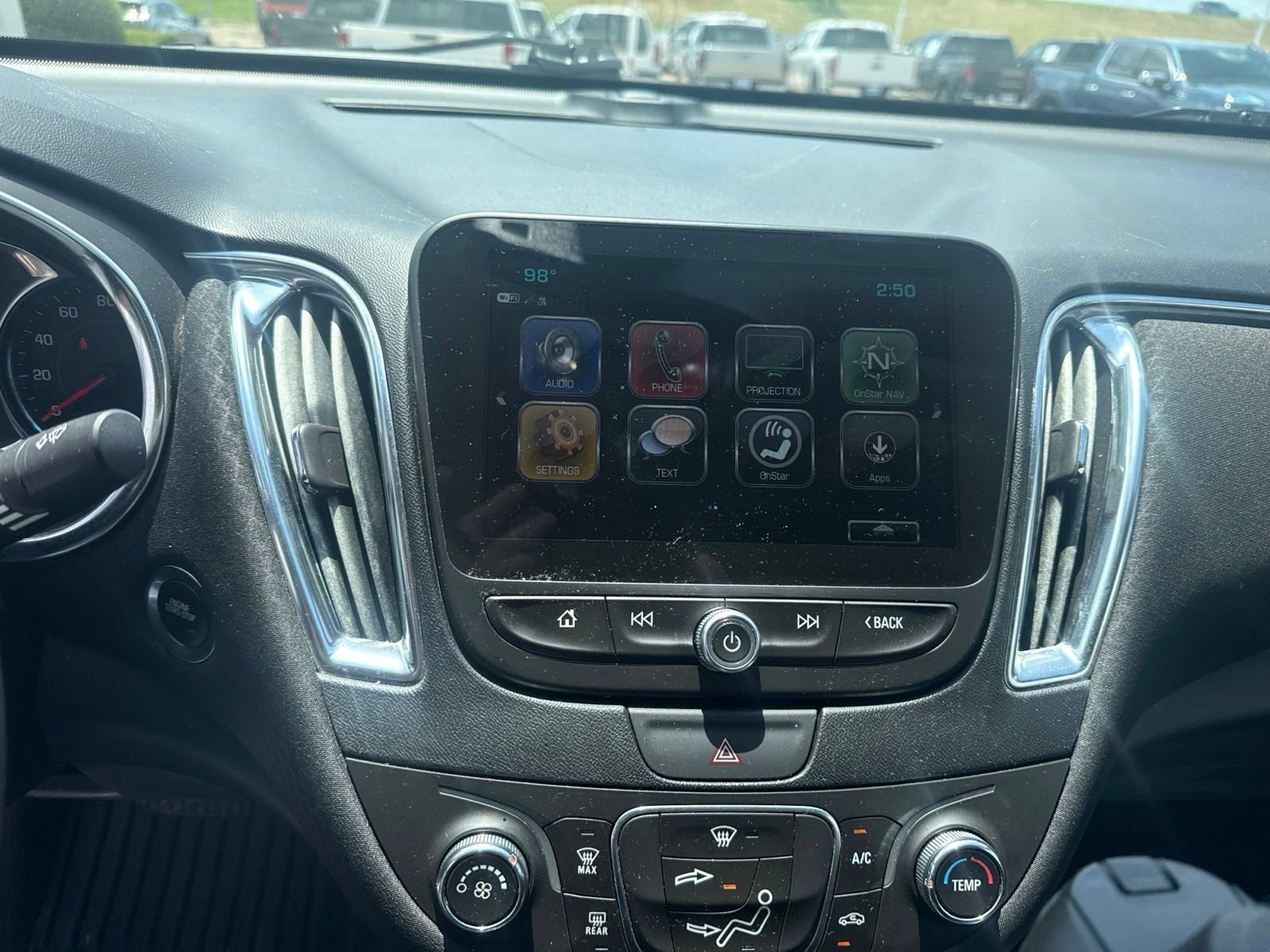 Used 2018 Chevrolet Malibu LT FWD image 13