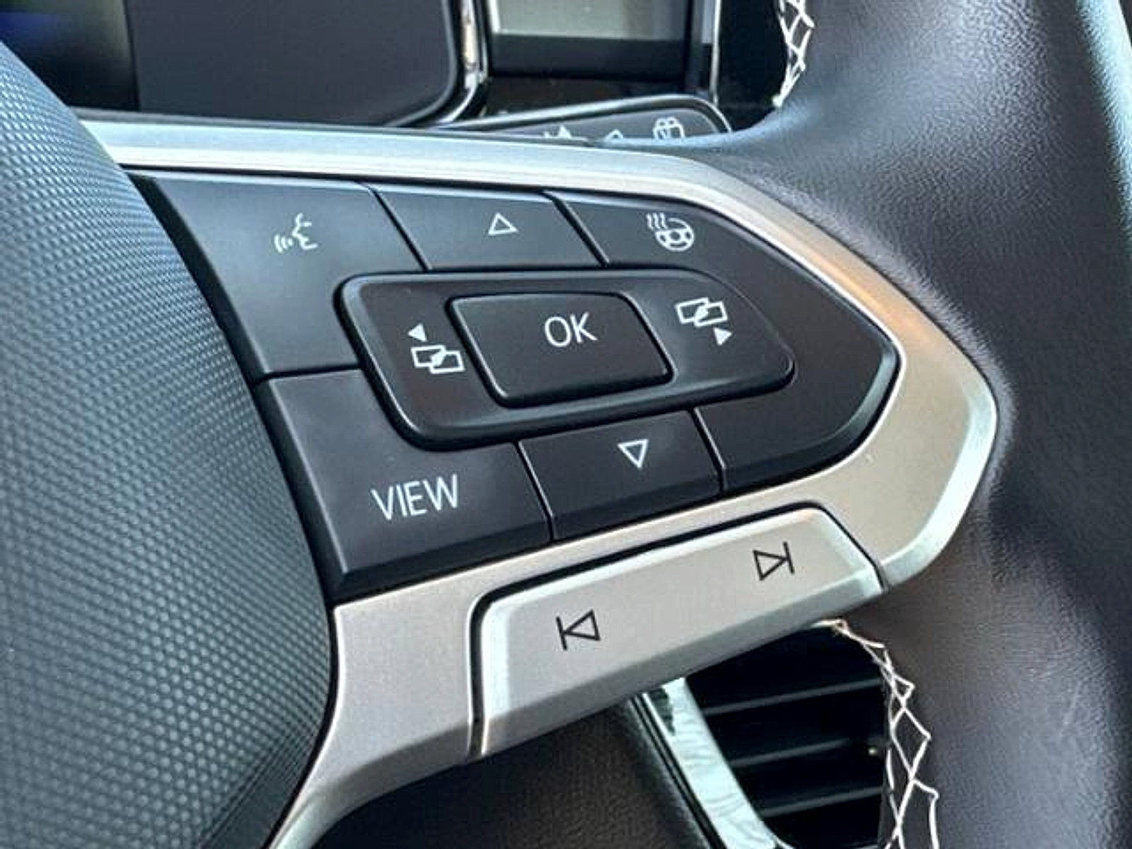 New 2026 Volkswagen Taos S FWD image 17