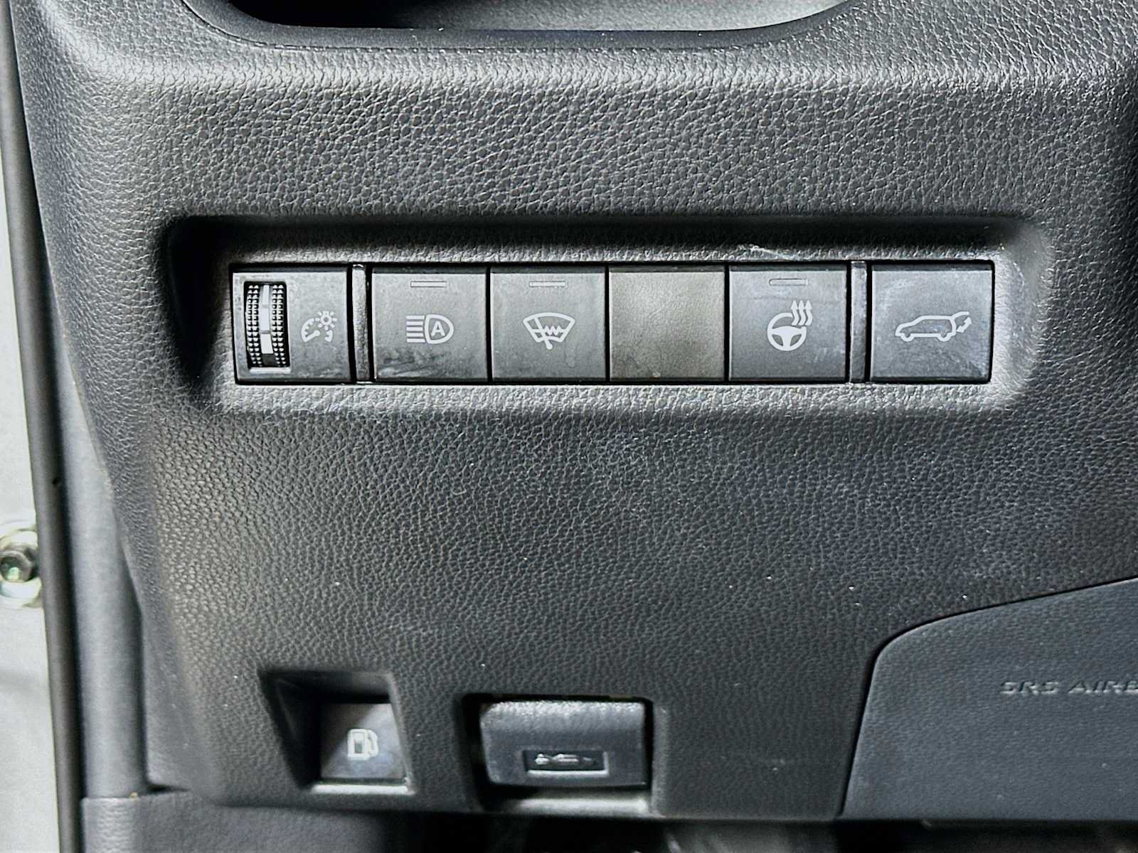 Used 2021 Toyota RAV4 XSE AWD/4WD image 10