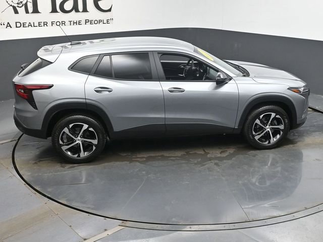 Used 2024 Chevrolet Trax RS image 38